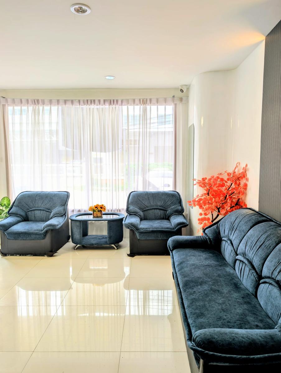 MA Stay interior